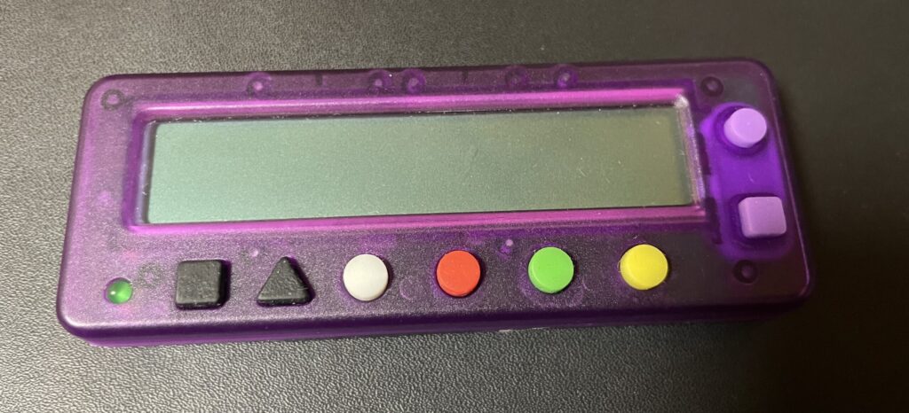 パチスロ用の小役カウンター（カチカチ君）。リヴリーの水やり回数を数えようとしたが、ゲーム内で確認できるため不要になったエピソード。